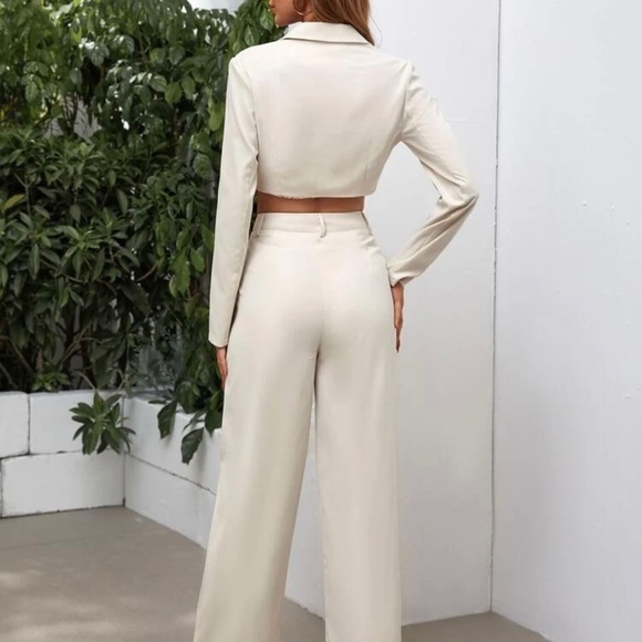 SOLD‼️ Beige Crop Blazer Pant Set - Picture 5 of 9